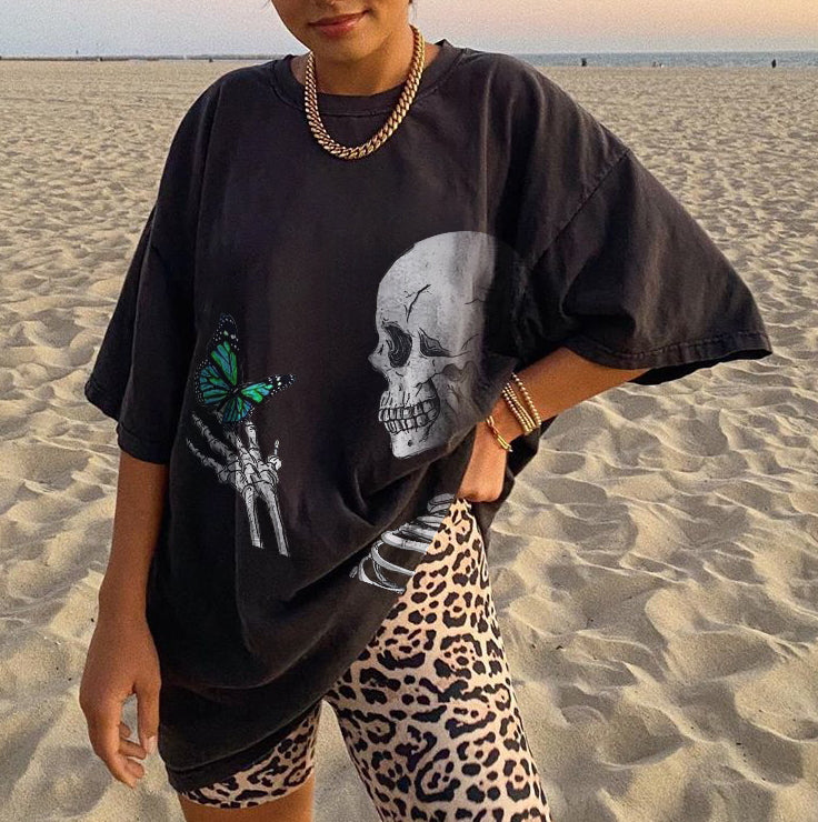 Neojana Skull Catch Butterfly Designer T-Shirt - chicyea