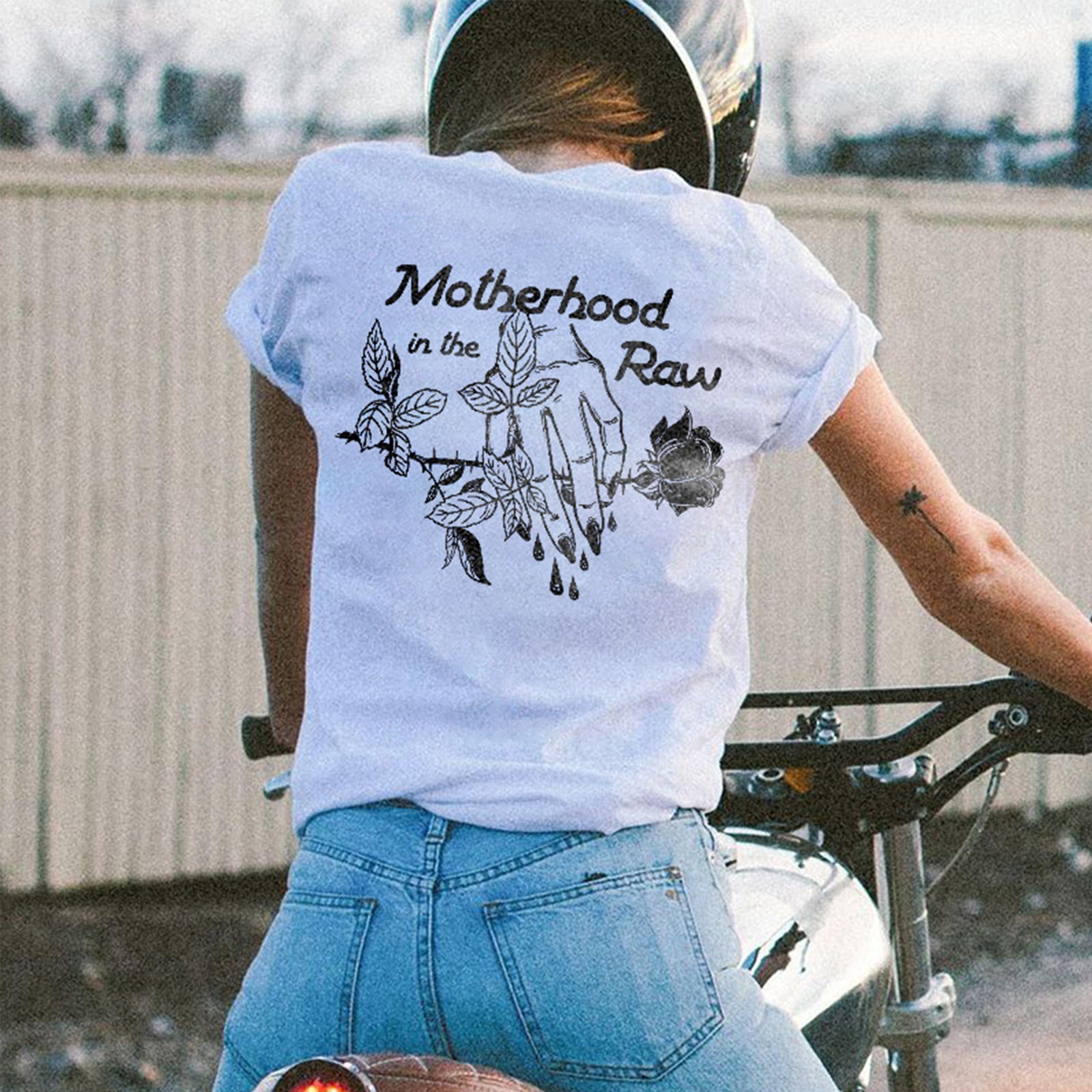 Minnieskull Motherhood In The Raw Printed T-Shirt - chicyea