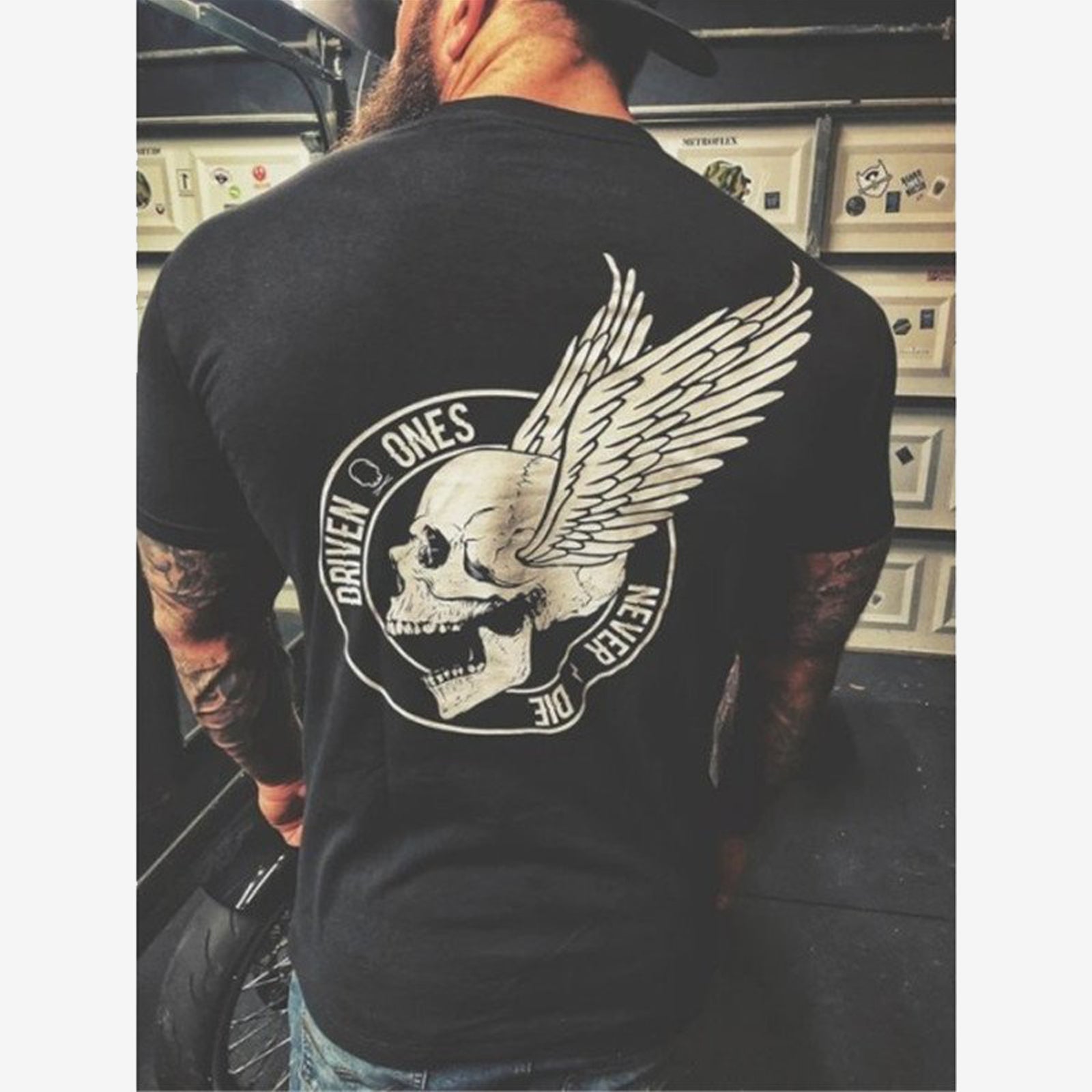 Livereid Black Men Vintage Wings Skull Print T-Shirt - chicyea