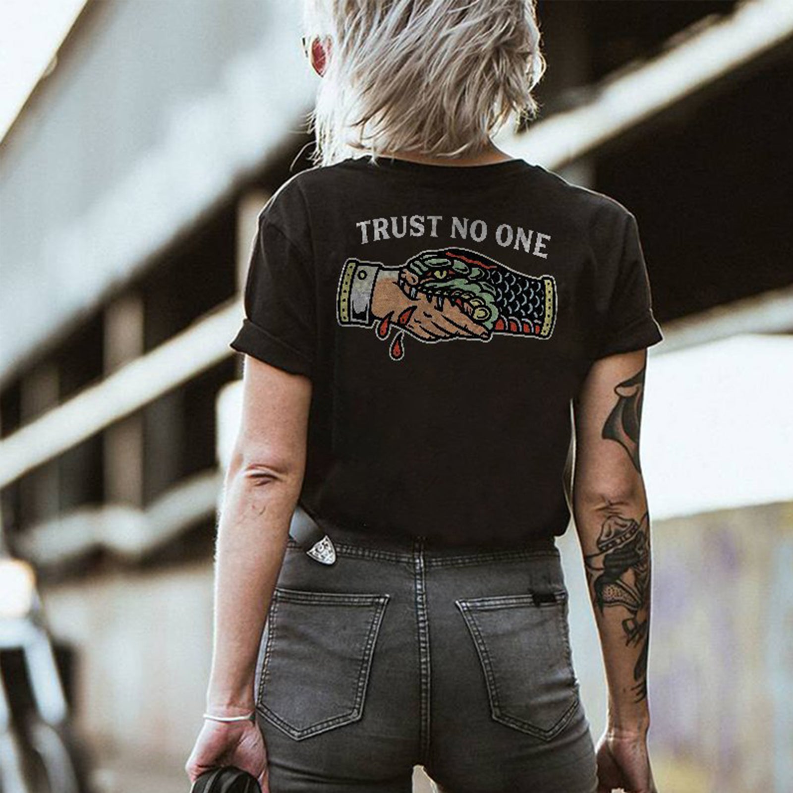 Minnieskull Designer Trust No One Printed T-Shirt - chicyea
