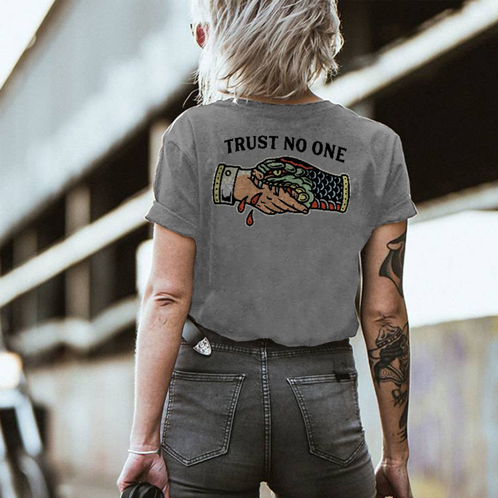 Minnieskull Designer Trust No One Printed T-Shirt - chicyea