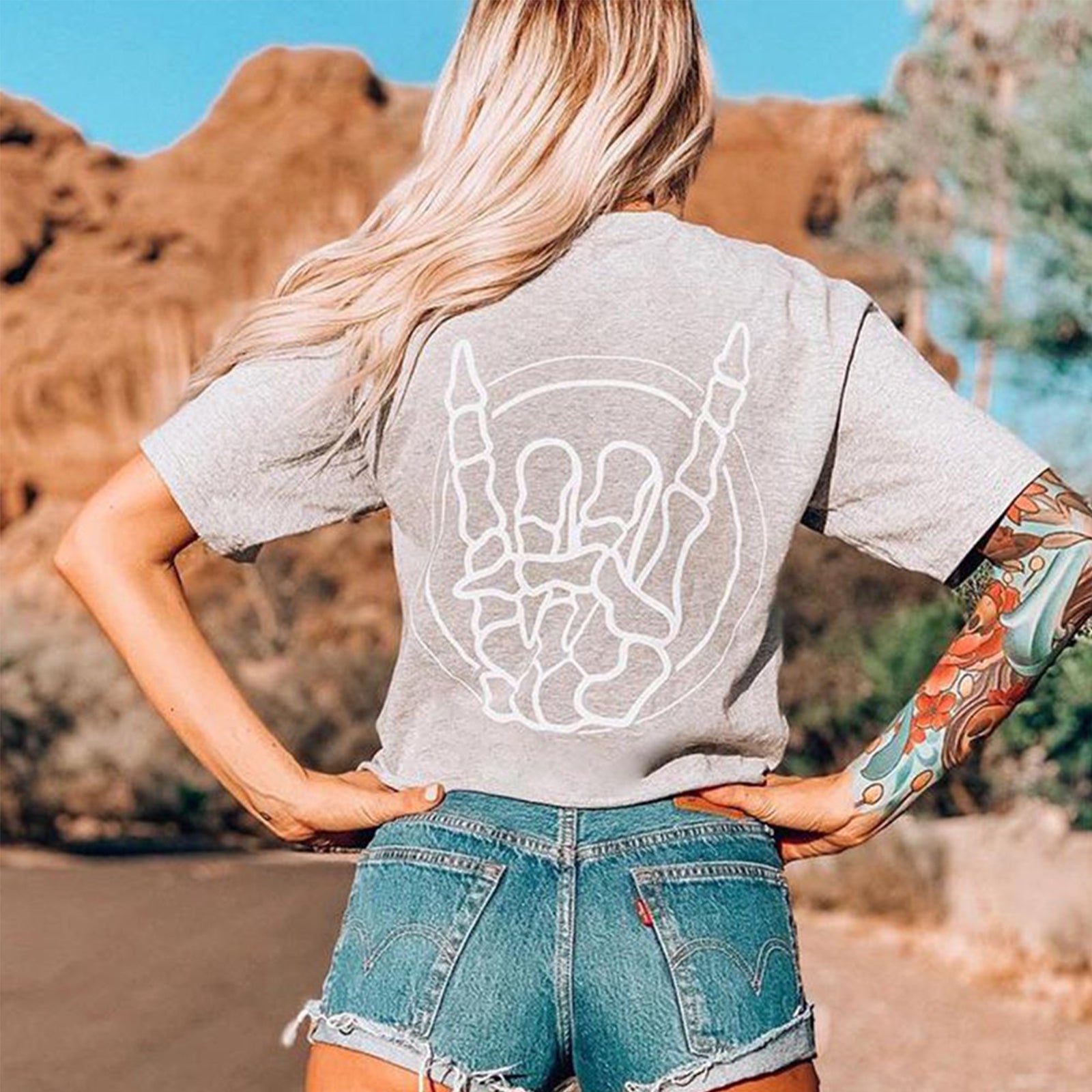 Minnieskull Gesture Print Plus T-Shirt Designer - chicyea