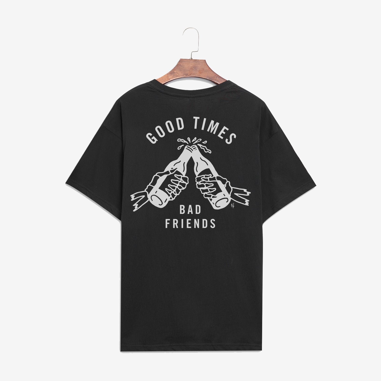 Minnieskull Good Times Bad Friends Printed Black T-Shirt - chicyea