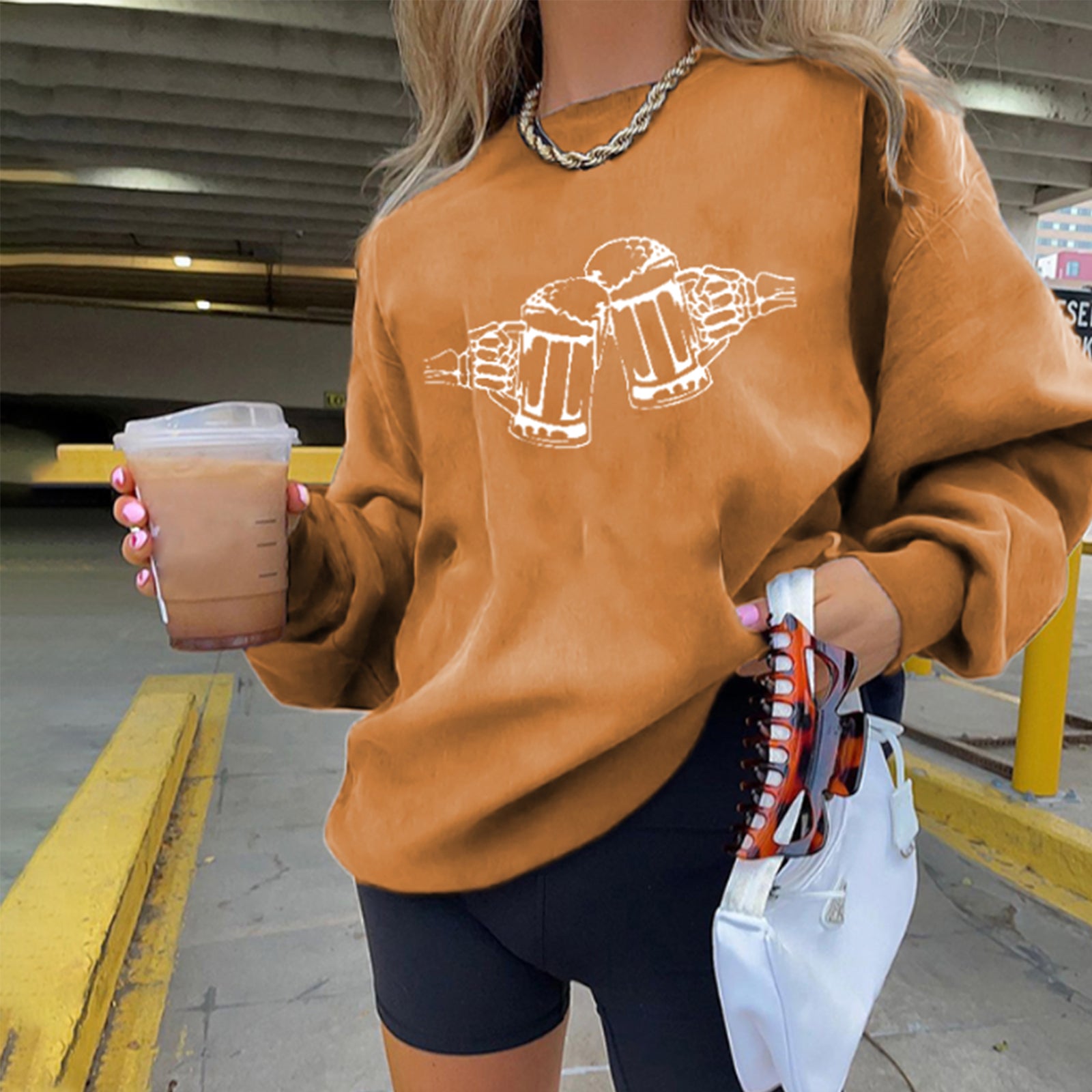 Minnieskull Skeleton Hands Clink Beers Printed Women Casual Sweatshirt - chicyea