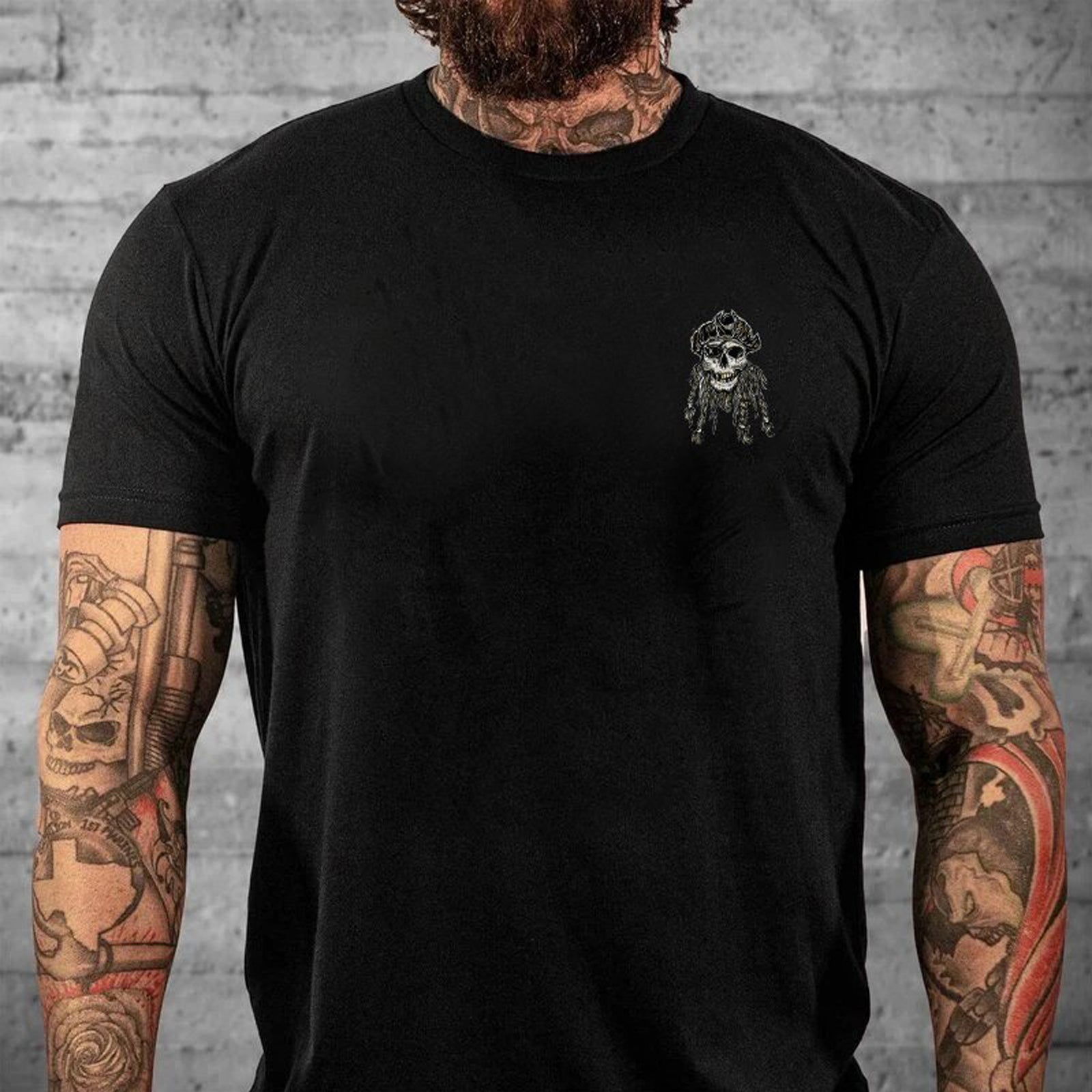 Livereid Black Pirates Of The Caribbean Skull Print T-Shirt - chicyea