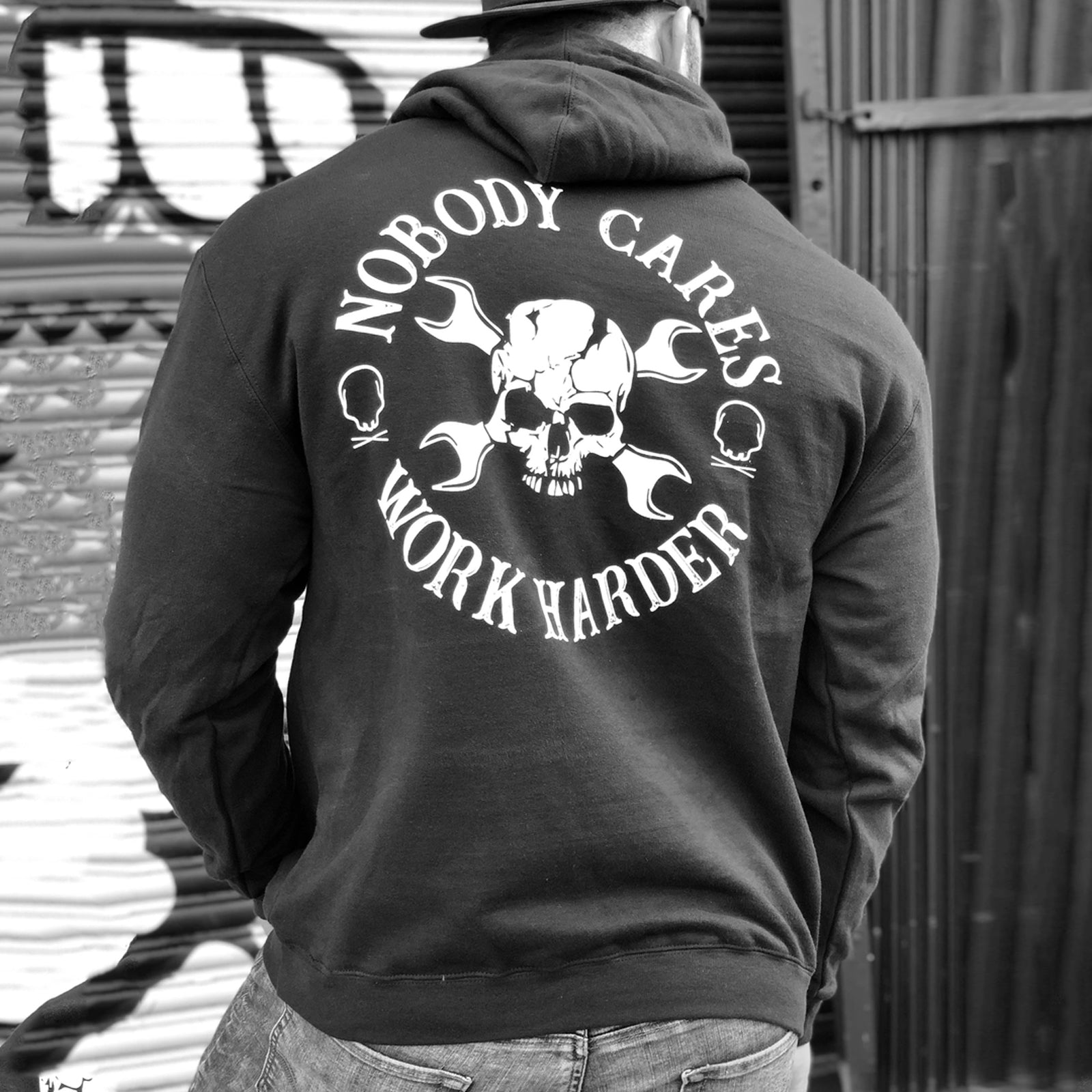Livereid Black Skull WrencH Print Hooded Sweatshirt - chicyea