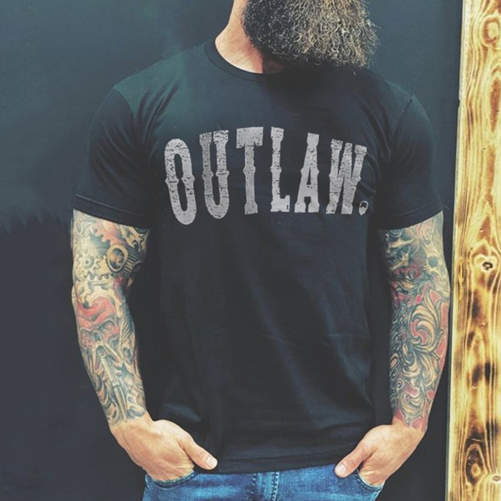 Livereid Black Men Outlaw Letter Printed Designer Black T-Shirt - chicyea