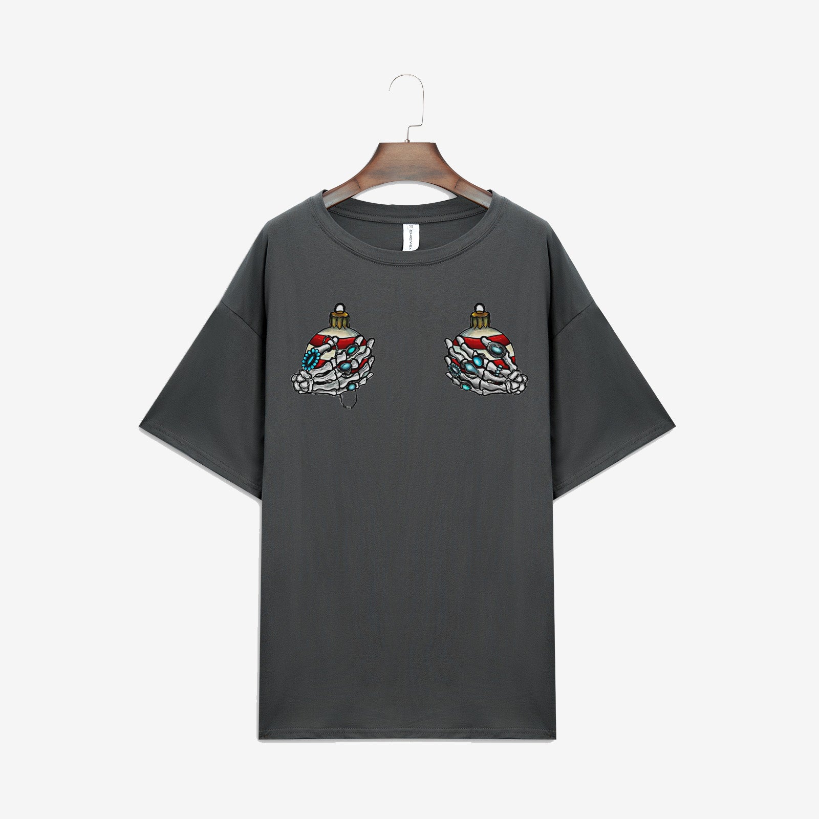 Minnieskull Christmas Skull Hands Holding Christmas Ball Women T-Shirt - chicyea