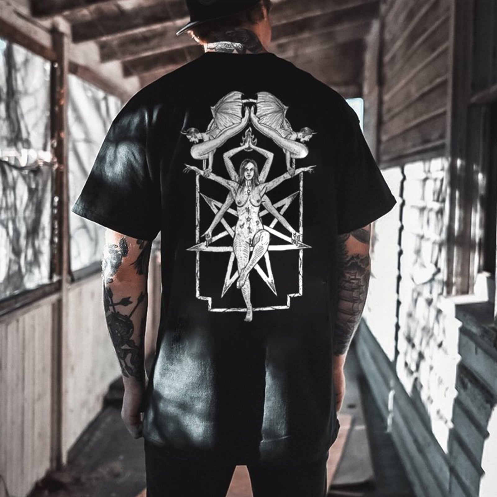 Cloeinc Leviathan Cross Printed Retro T-Shirt - chicyea